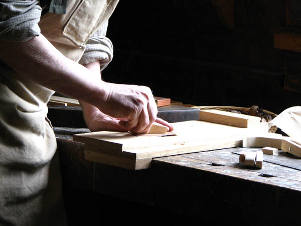 Nuestra <strong>carpintería de madera en  Castejón</strong> es una empresa de <strong>herencia familiar</strong>, por lo que  contamos con gran <strong>experiencia </strong>en la profesión.
